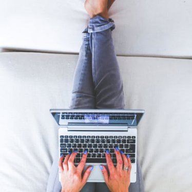 Ways to Run your Business while Working a 9 to 5