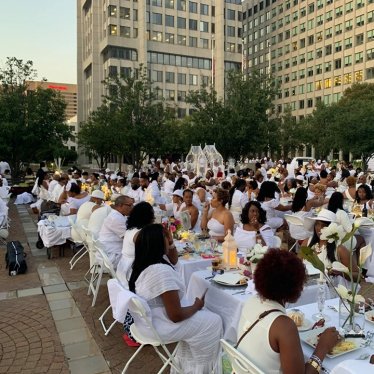 Inside Dîner en Blanc: A First Timer’s Guide for this Amazing All-White Dinner Party Experience